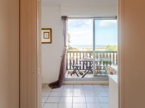 Apartment Les Normandieres-11 by Interhome in Plaža Cabourg