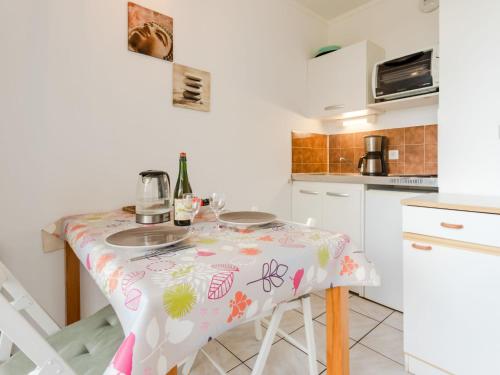Apartment Les Normandieres-11 by Interhome in Plaža Cabourg