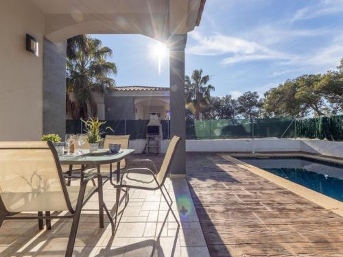 Holiday Home Gaviota 6 by Interhome in Riumar