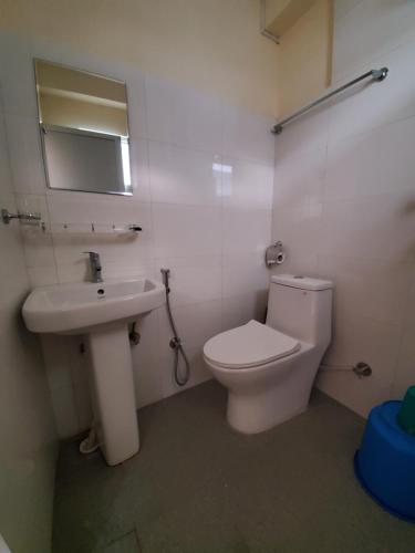 Double Room with Private Bathroom image 1