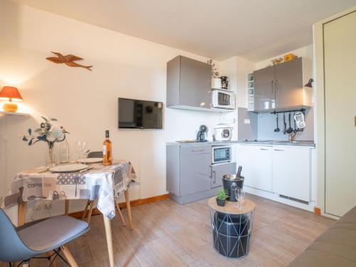 Studio Les Terrasses de la Mer-1 by Interhome near L'Emeraude