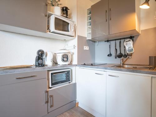 Studio Les Terrasses de la Mer-1 by Interhome near L'Emeraude