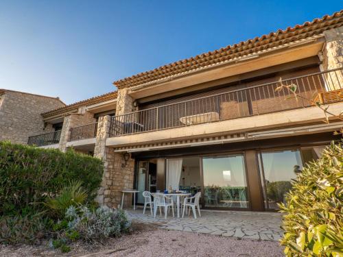 Apartment Les Maures de l'Esterel-1 by Interhome near Le Polynesia Beach