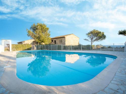 Apartment Les Maures de l'Esterel-1 by Interhome near Le Polynesia Beach
