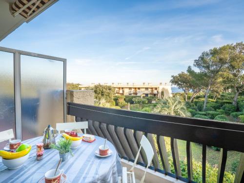 Studio Les Louvans-9 by Interhome near au petit creux