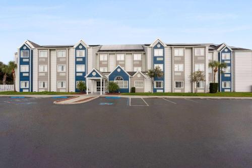 Microtel Inn and Suites - Zephyrhills