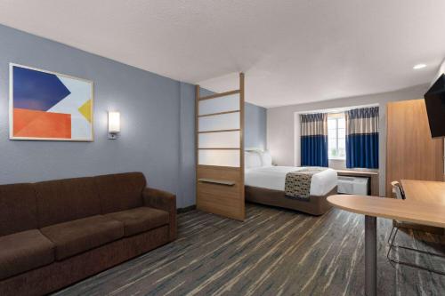 Microtel Inn and Suites - Zephyrhills