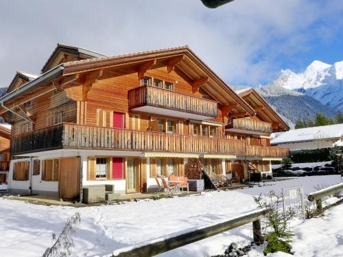  Apartment Laerchehus West by Interhome, Unterkunft in Kandersteg