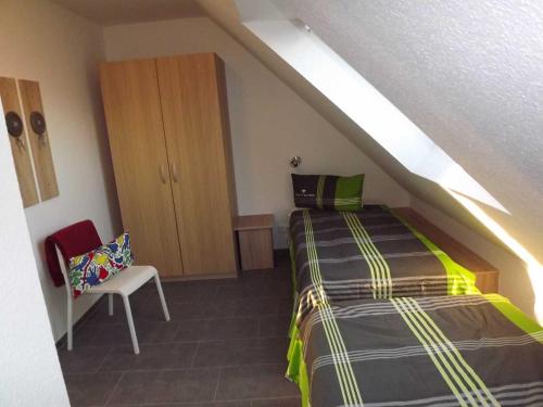 Two-Bedroom House image 2