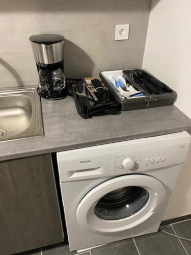 T2 entier Chambre+Salon+Cuisine in Лес-Улис