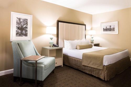 DoubleTree by Hilton Jacksonville Riverfront FL - image 41