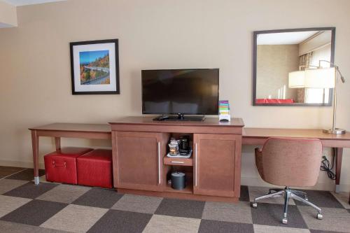 Queen Room with Two Queen Beds - Hearing Access/Non-Smoking