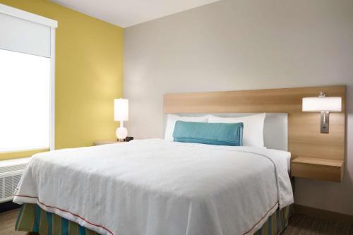 Home2 Suites by Hilton Houston Webster - main image