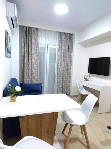 Navarino Luxe Suites