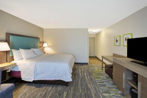 Hampton Inn & Suites By Hilton Southwest Sioux Falls - image 2