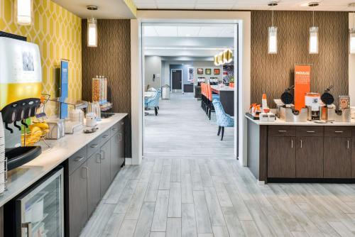餐廳, 希爾頓歡朋酒店 - 恩波里亞 (Hampton Inn Emporia) in 恩波利亞