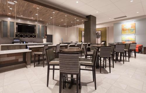 Hilton Garden Inn Ft. Walton Beach - image 8