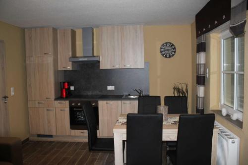Two-Bedroom Apartment with Terrace image 6