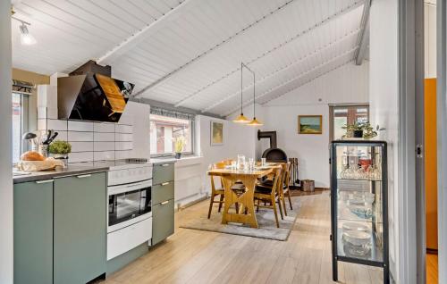 virtuve, Beautiful Home In Ulfborg With Wifi in Sonder Nissum