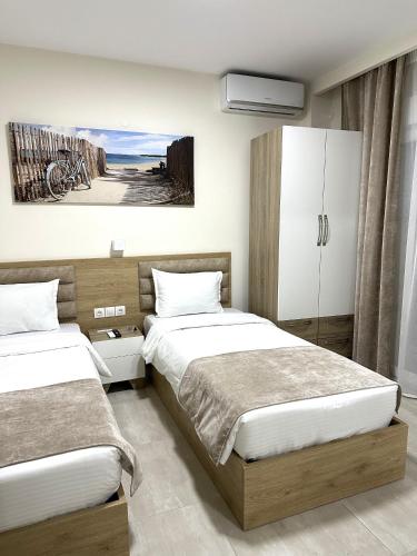 Navarino Luxe Suites