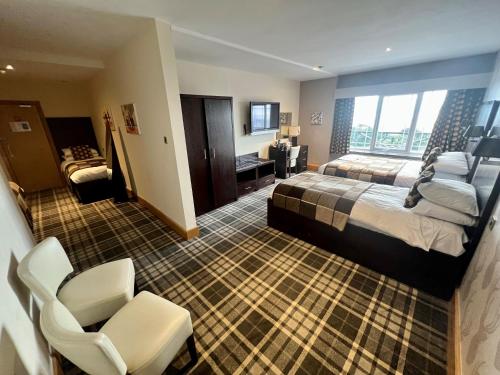 Inn On The Prom At The Fernlea Hotel - image 7