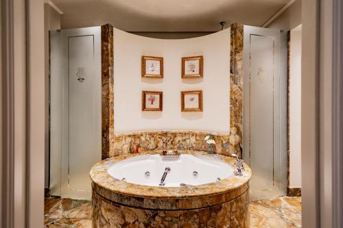 Grand Hotel Tremezzo - image 6
