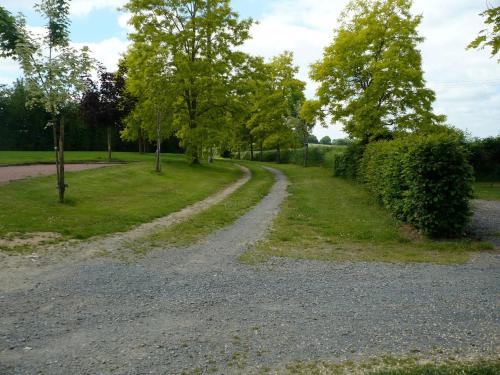 Charmante Maisonnette de Campagne avec Poutres Apparentes près du Mans - FR-1-410-198 (Maison de campagne avec cuisine equipee et wifi, proche nature et activites aquatiques - FR-1-410-19) in 勒芒