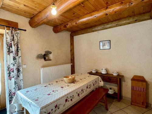 Gîte Saint-Ilpize, 4 pièces, 8 personnes - FR-1-582-207