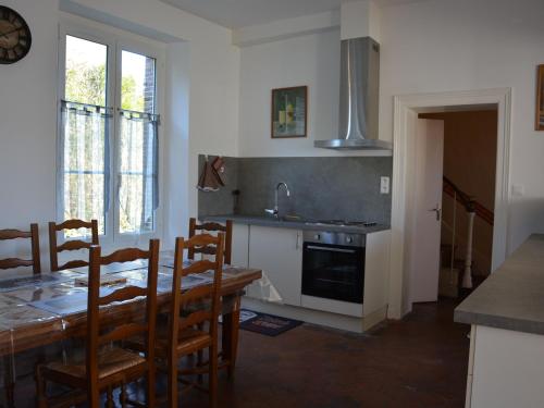 Maison de caractère avec jardin clos, idéale pour familles, proche sentiers de randonnée (Maison de caractere avec jardin clos, ideale pour familles, proche sentiers de randonnee) in Happonvilliers