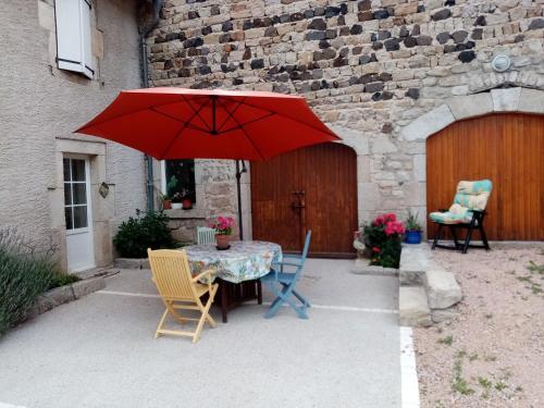 Gîte Saint-Germain-Laprade, 4 pièces, 5 personnes - FR-1-582-349 (Gite chaleureux avec cheminee pres du Puy-en-Velay, ideal pour familles et sejours professionnels - ) in 布拉瓦濟