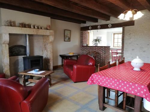 Gîte rénové au calme avec grand terrain, idéal télétravail, proche forêt et karting - FR-1-586-27 (Gite renove au calme avec grand terrain, ideal teletravail, proche foret et karting - FR-1-586-27) in Faverdines