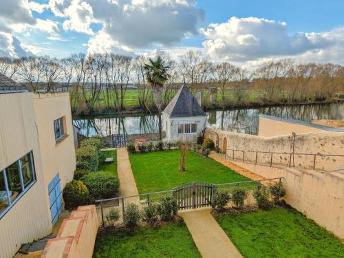 Gîte restauré 6 pers. au bord de la rivière, proche centre, parking et wifi - FR-1-410-380 gîte à louer Sablé-sur-Sarthe