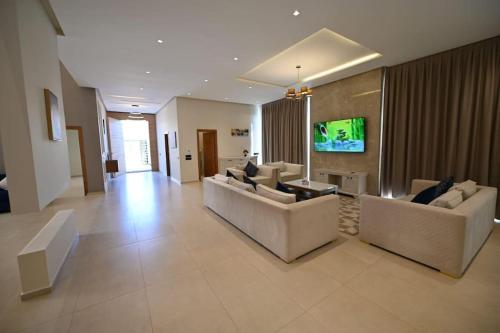 Magnifique villa avec vue sur golf - image 5