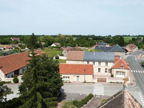 Gîte Spacieux avec Cour, Terrasse et Salle de Jeux - Centre Bourg, Accessible PMR - FR-1-586-36 (Gite Spacieux avec Cour, Terrasse et Salle de Jeux - Centre Bourg, Accessible PMR - FR-1-586-36) in Faverdines
