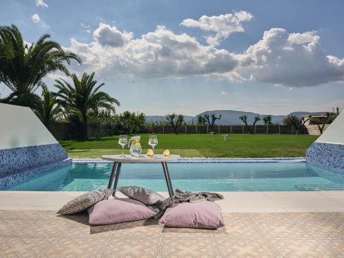 Master Suite with Private Pool 