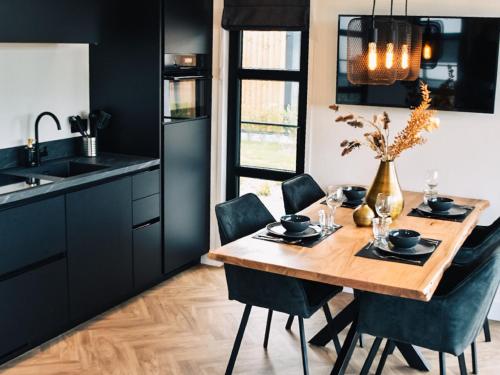  Holiday Home MarinaPark Nieuw Loosdrecht-1 by Interhome in Loosdrecht