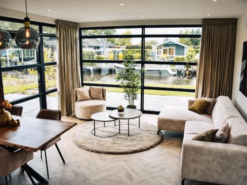 Holiday Home MarinaPark Nieuw Loosdrecht-1 by Interhome in Loosdrecht