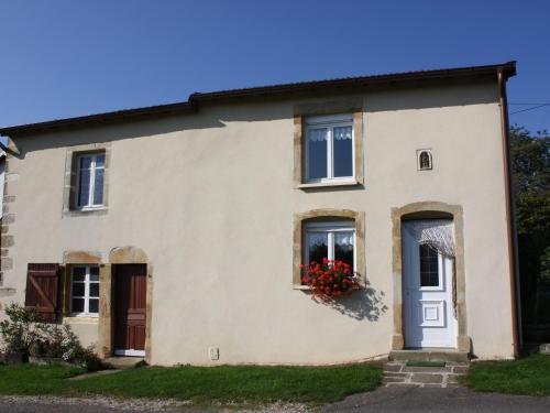 . Maison de charme près de Neufchâteau avec jardin, terrasse et jeux extérieurs - FR-1-589-163