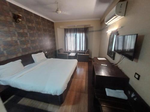 Hotel Maya International photo 2