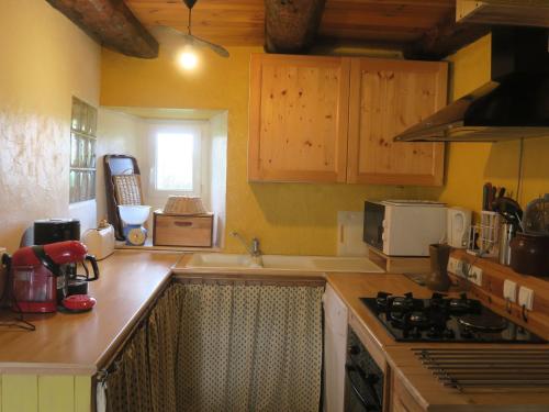 Gîte 10 pers avec 4 chambres et 3 salles d'eau, animaux admis - FR-1-582-94 (Gite 10 pers avec 4 chambres et 3 salles d'eau, animaux admis - FR-1-582-94) in Laguiole