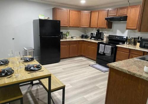 Modern 2BR Aparment near NC ZOO w Parking in Asheboro, USA