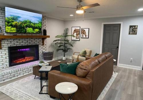 Modern 2BR Aparment near NC ZOO w Parking in Asheboro, USA