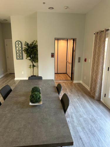 Decatur Delight Mixed- Use Apartments! photo 3