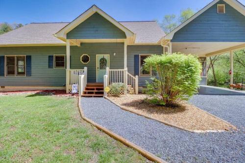 Riverfront Home w Gameroom & Screened Porch