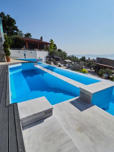 Superior Villa image 8