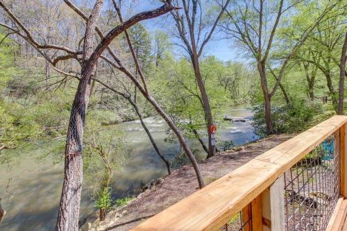 Riverfront Home w Gameroom & Screened Porch