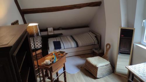Chambre calme et accueillante 13 kmtrs aéroport, parking gratuit, navette gare ou aéroport (Chambre calme et accueillante 13 kmtrs aeroport, parking gratuit, navette gare ou aeroport) in Beauvais