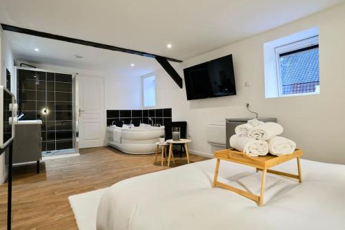 NG SuiteHome - Lille l Tourcoing l Haute - Duplex 4 pers - Balnéo - Netflix - Wifi