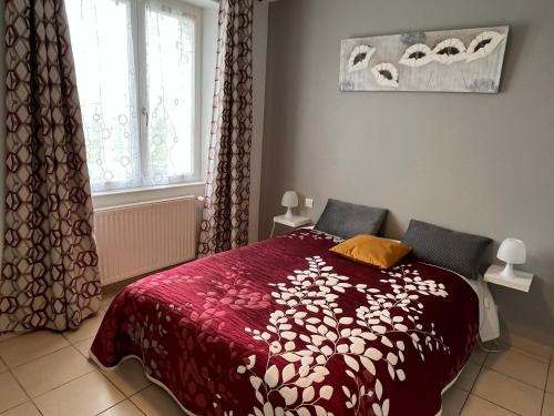 Charmant gîte 2 pers avec terrasse privative et proche Vélo Rail - FR-1-426-466 (Charmant gite 2 pers avec terrasse privative et proche Velo Rail - FR-1-426-466) in St Reverend