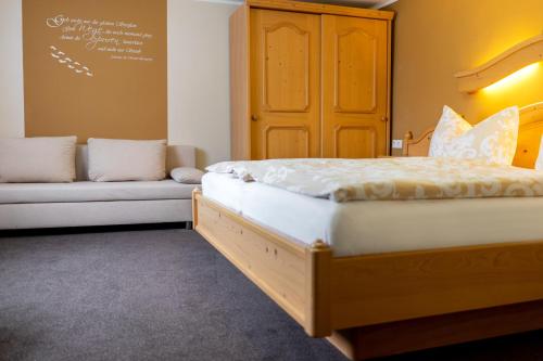 Land-Hotel Muhlengrund in ซึสเชิน